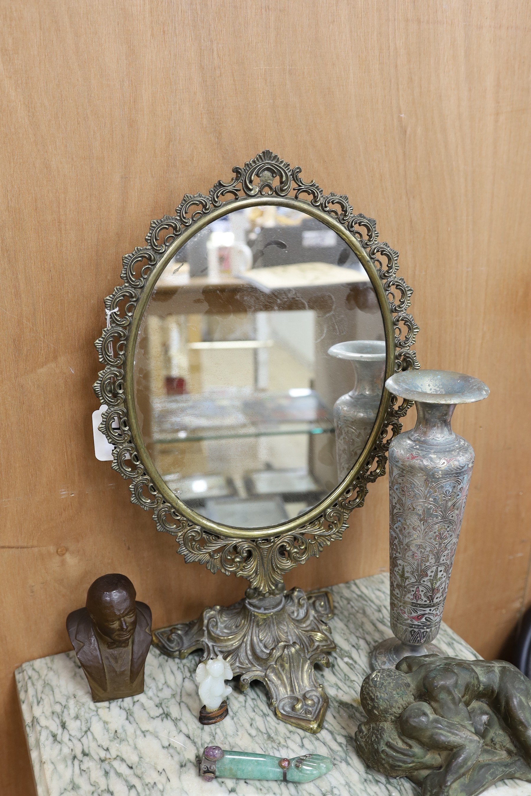 A group of mixed collectables including a bust of Winston Churchill, hardstone carvings, etc.